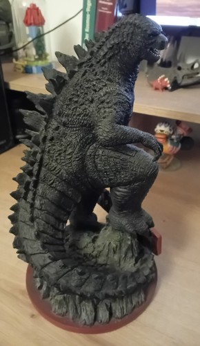 Godzilla 2014 statue aus - godzilla,